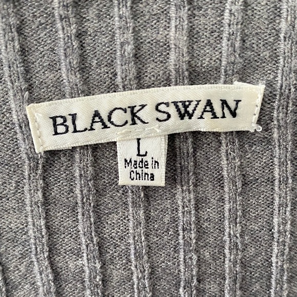 Black Swan Turtleneck Top - Picture 2 of 2